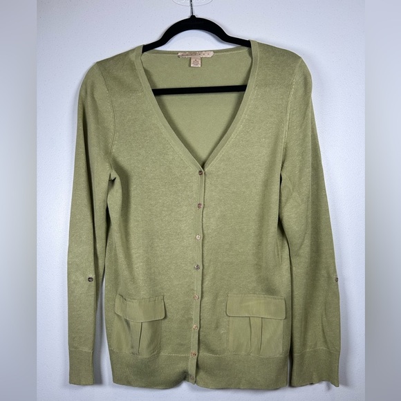Belford Celery Green Linen Blend VNeck Cardigan. Size Medium. #Quiet Luxury - Picture 1 of 10